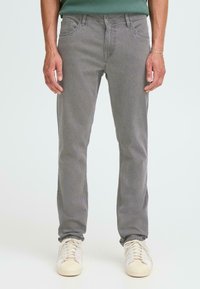 Прямые джинсы Прямые джинсы