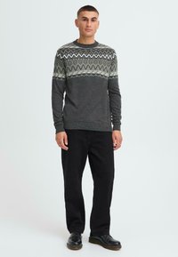 Пуловер Пуловер