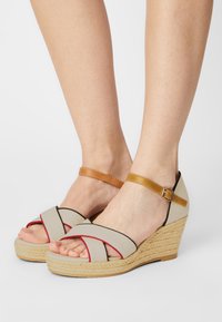 Эспадрильи Эспадрильи