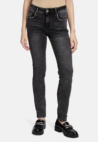 Короткие джинсы Короткие джинсы