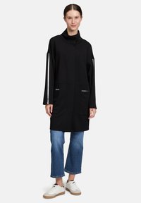 Шерстяное пальто Шерстяное пальто