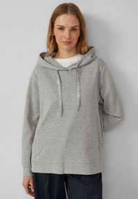 Пуловер с капюшоном Пуловер с капюшоном