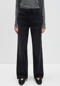 Джинсы Джинсы