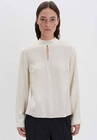 Блузка Блузка