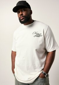 Футболка Футболка