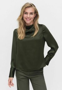 Атласная блузка Атласная блузка