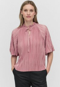 Блузка Блузка