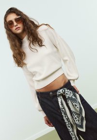 Пуловер Пуловер