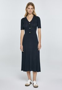 Вязаное платье Вязаное платье