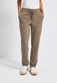 Спортивные штаны Спортивные штаны