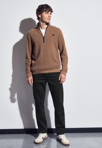 Прямые джинсы Прямые джинсы