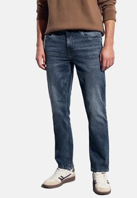 Прямые джинсы Прямые джинсы