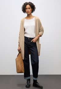 Длинный кардиган Длинный кардиган