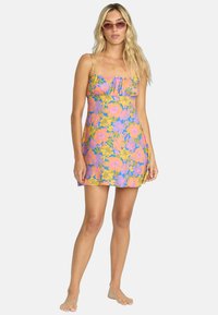 Короткое платье Короткое платье