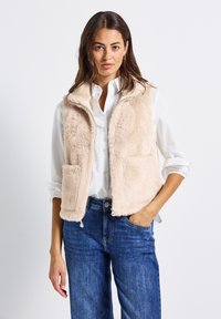 Пуховой жилет Пуховой жилет