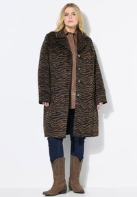 Шерстяное пальто Шерстяное пальто