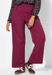 Широкие брюки Широкие брюки