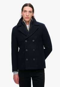 Шерстяное пальто Шерстяное пальто