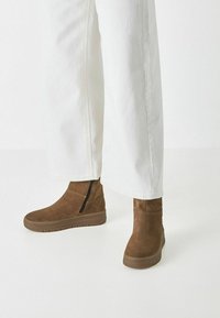 Ботинки Ботинки