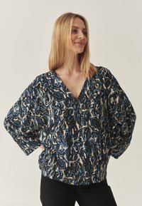 Блузка Блузка