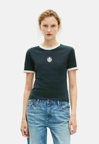 Футболка Футболка