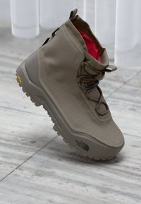 Сапоги на шнуровке Сапоги на шнуровке