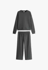 Спортивная куртка Спортивная куртка