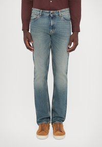 Прямые джинсы Прямые джинсы