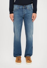 Прямые джинсы Прямые джинсы