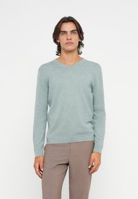 Пуловер Пуловер