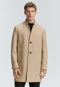 Короткое пальто Короткое пальто