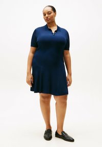 Короткое платье Короткое платье