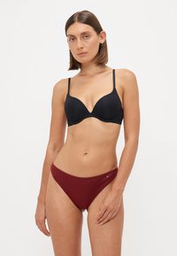 Стринги Стринги