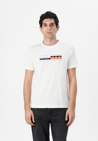 Футболка Футболка