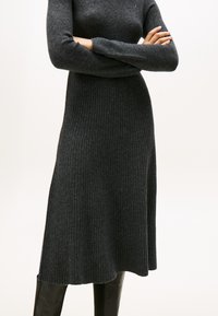 Вязаное платье Вязаное платье