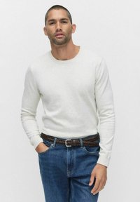 Пуловер Пуловер