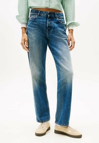 Прямые джинсы Прямые джинсы