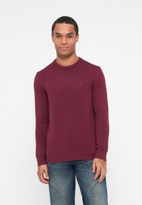 Пуловер Пуловер