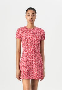 Короткое платье Короткое платье