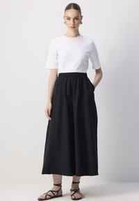 Длинная юбка Длинная юбка