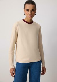 Пуловер Пуловер