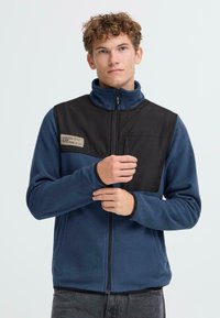 Флисовая куртка Флисовая куртка