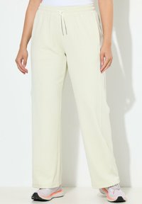 Спортивные штаны Спортивные штаны