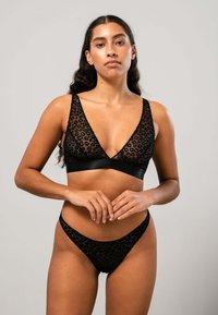 Бюстгальтер Бюстгальтер