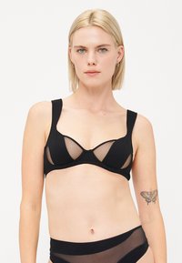 Бюстгальтер Бюстгальтер