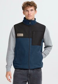 Жилет Жилет