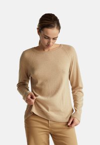 Пуловер Пуловер