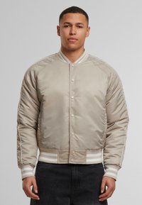 Куртка бомбер Куртка бомбер