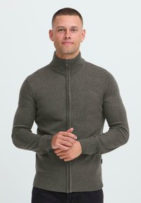 Вязаная кофта Вязаная кофта