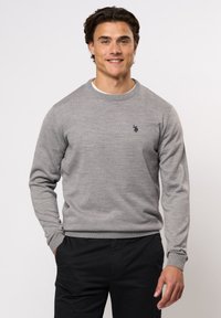 Пуловер Пуловер